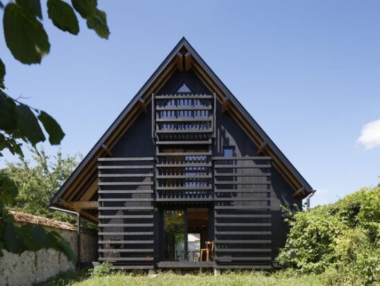 Maison entre les murs